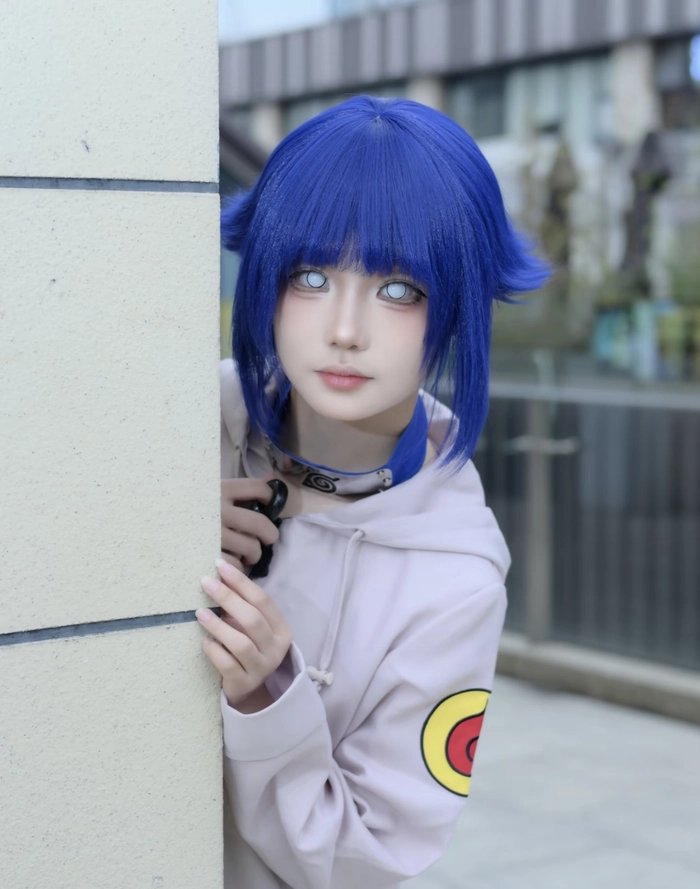Cosplay hinata tạo dáng nhẹ nhàng phong cách ninja