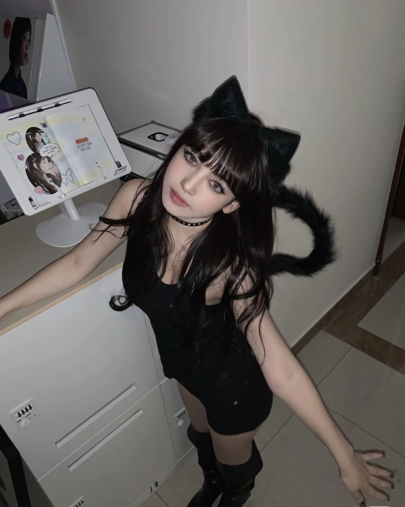 Cosplay mèo nữ với phong cách đáng yêu cuốn hút