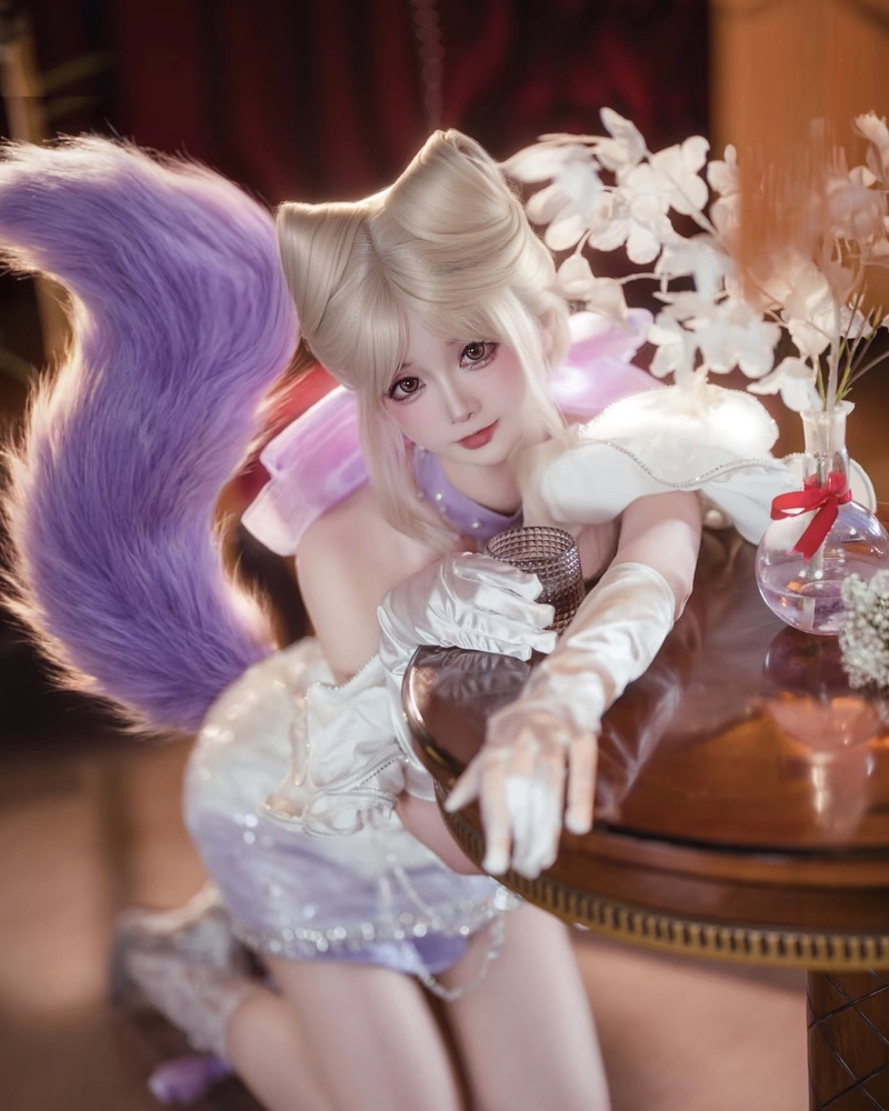 Cosplay mèo nữ với tạo hình dễ thương nổi bật