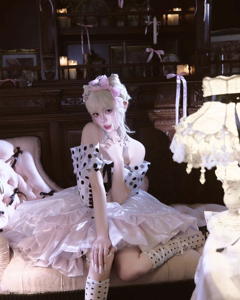 Cosplay mèo nữ với thần thái dễ thương nổi bật