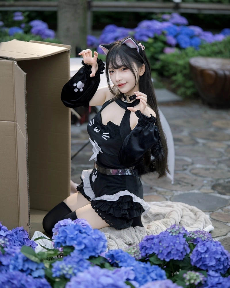 Cosplay mèo xinh xắn với nụ cười tinh nghịch