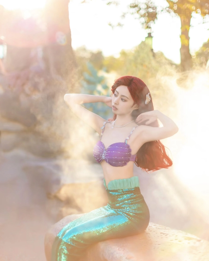 Cosplay nàng tiên cá nữ phong cách mềm mại đầy quyến rũ