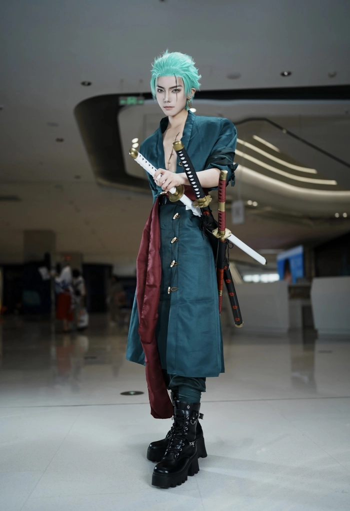 Cosplay one piece đứng thẳng tạo dáng cơ bản