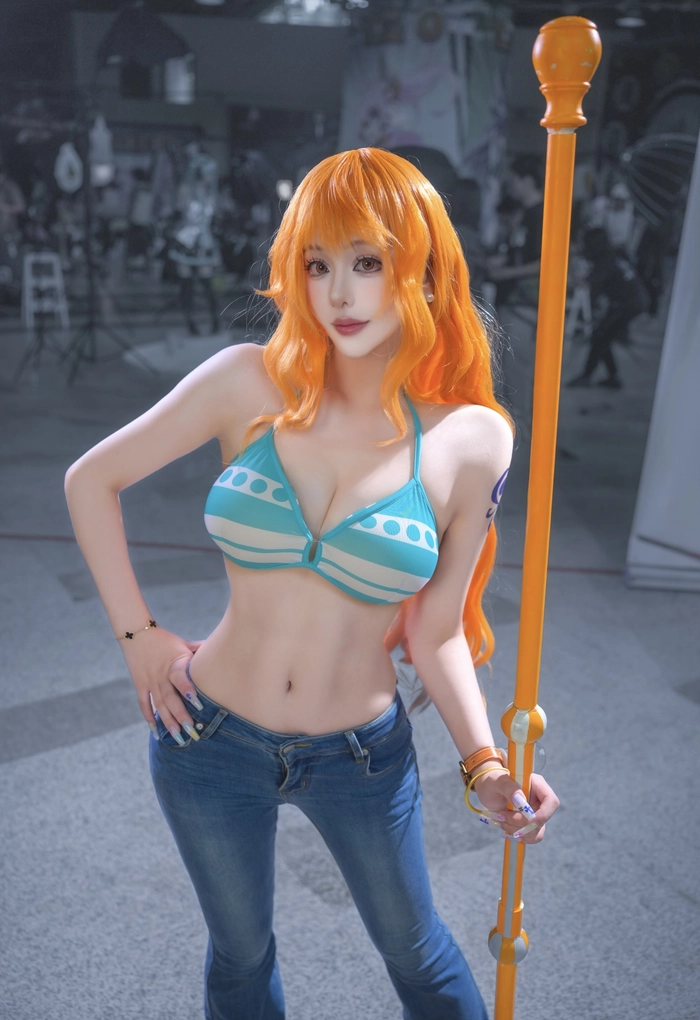 Cosplay one piece tạo dáng nhẹ không cầu kỳ
