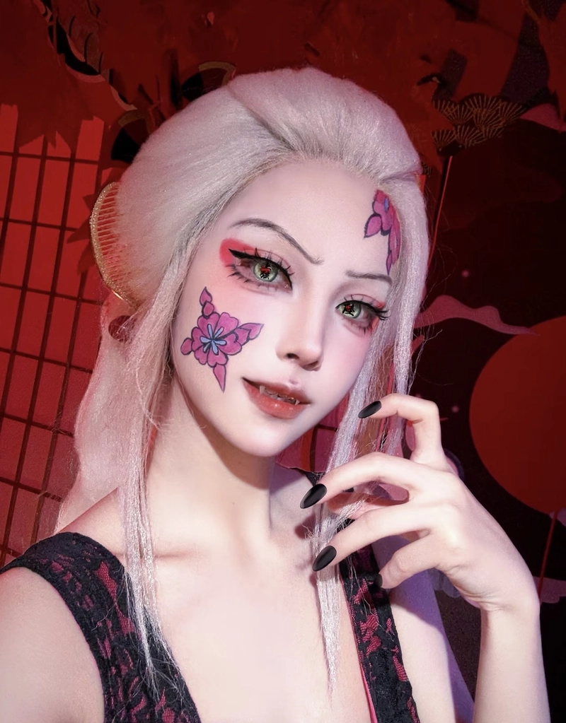 Hình Daki cosplay mang ngoại hình sắc sảo rất bắt mắt