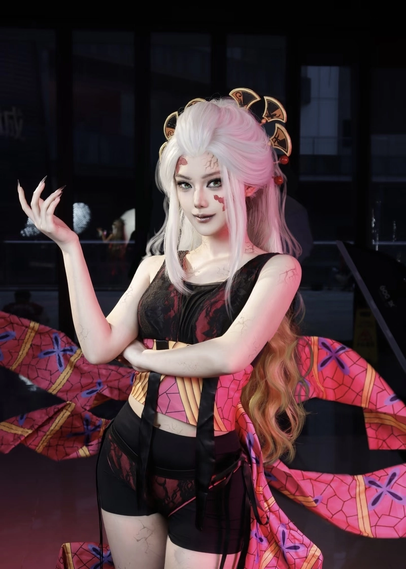 Hình Daki cosplay mang vẻ ngoài sang chảnh đầy cá tính