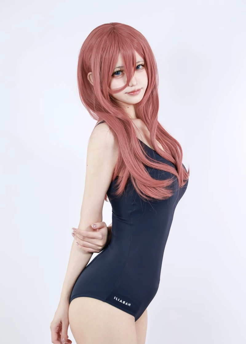 Hình Miku Nakano cosplay thể hiện vẻ mềm mại và tinh tế