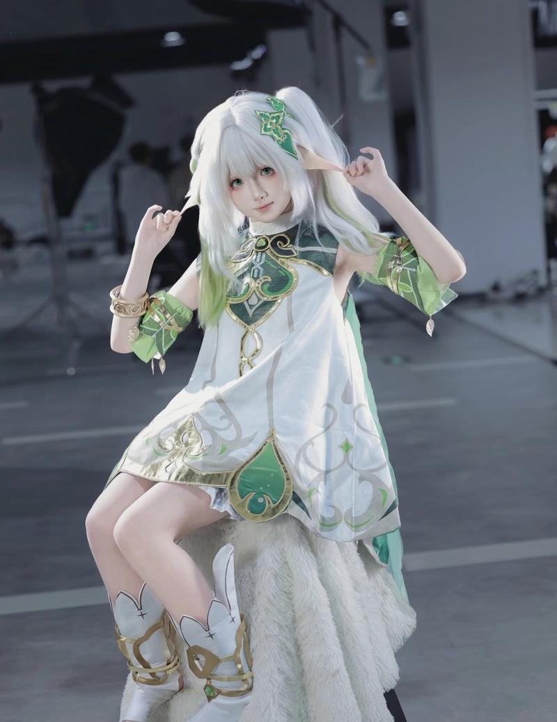Hình Nahida cosplay khoe nụ cười hiền tạo thiện cảm