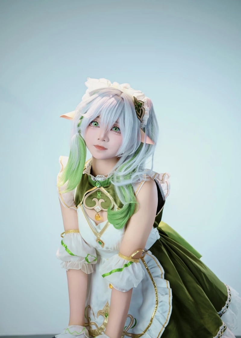 Hình Nahida cosplay mang nét tinh tế kiểu nhân vật anime