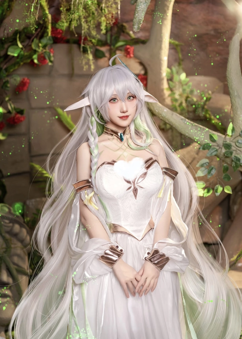 Hình Nahida cosplay thể hiện tạo hình nữ tính nhẹ nhàng