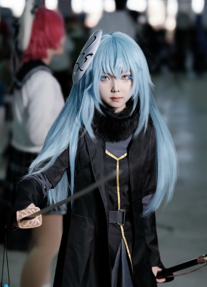 Hình Rimuru cosplay mang nét gọn gàng hiện đại