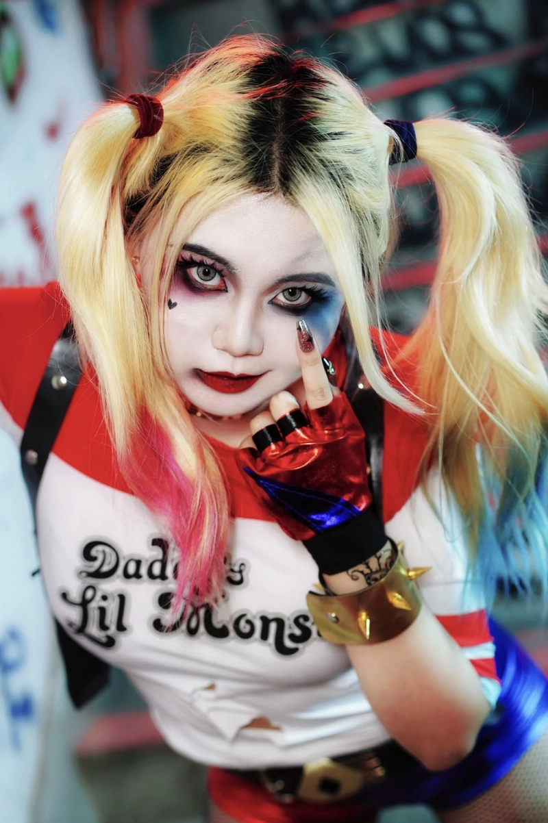 Hình ảnh Harley Quinn cosplay phong cách sáng tạo