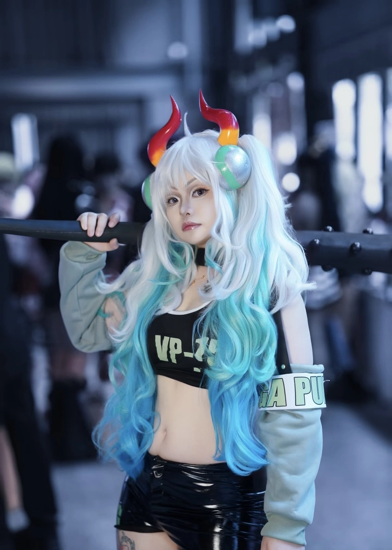 Hình ảnh cosplay Yamato nổi bật với thần thái tự tin