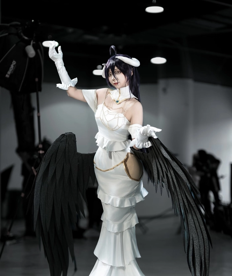 Hình ảnh cosplay albedo với chi tiết hoàn hảo