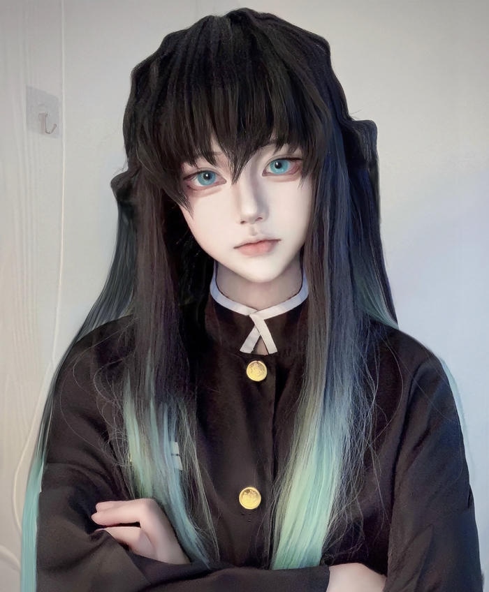 Hình ảnh muichiro cosplay gợi cảm giác lạnh nhẹ