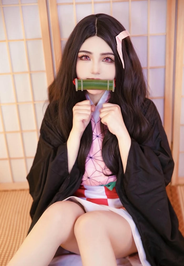 Hình ảnh nezuko cosplay thể hiện cảm giác ấm áp lâu dài