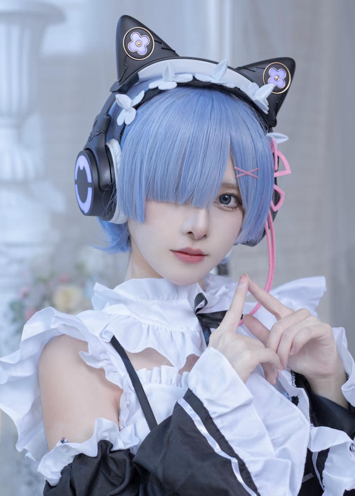 Hình ảnh rem cosplay gợi hình tượng đáng yêu