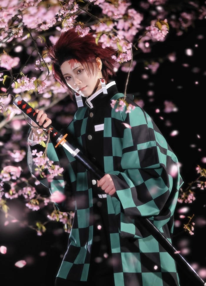 Hình ảnh tanjiro cosplay thể hiện lòng bao dung bền bỉ