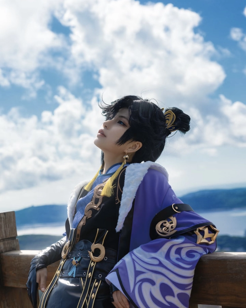 Hình cosplay Liên Quân biểu cảm lạnh lùng đầy sức hút