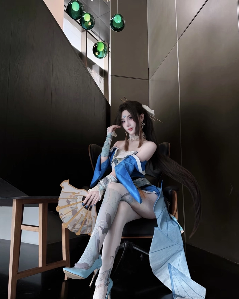 Hình cosplay Liên Quân phong cách mạnh mẽ đầy ấn tượng