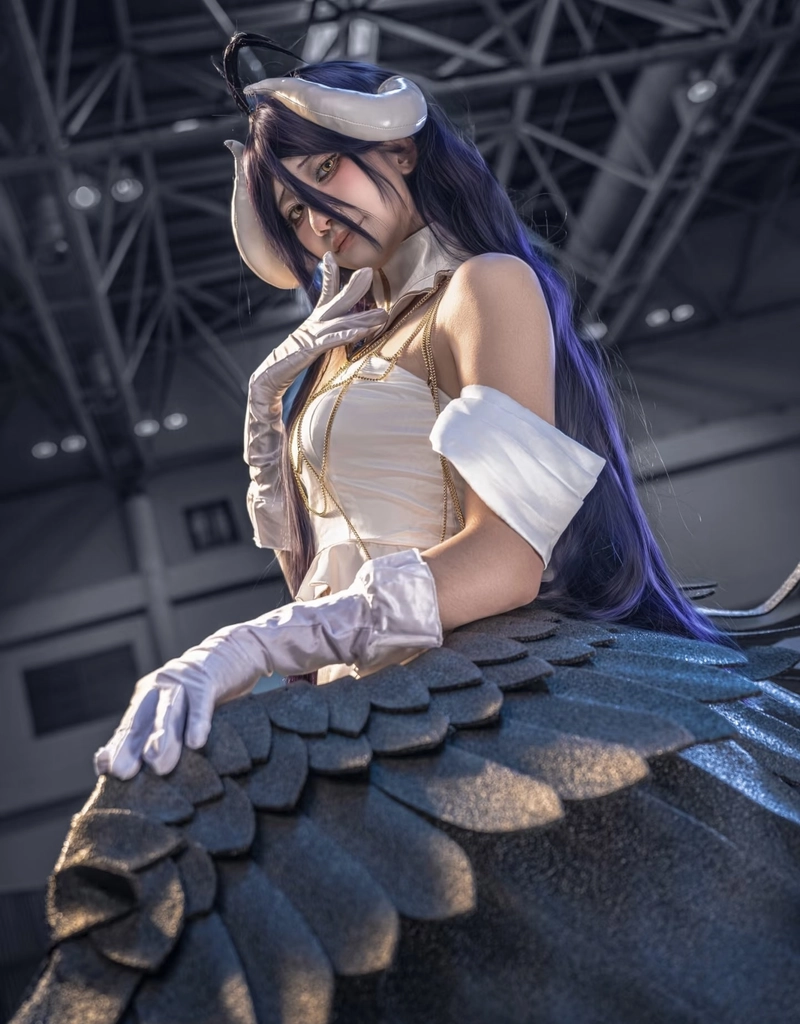 Hình cosplay albedo phong cách bí ẩn cuốn hút