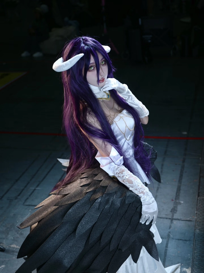 Hình cosplay albedo phong cách nhẹ nhàng tinh tế