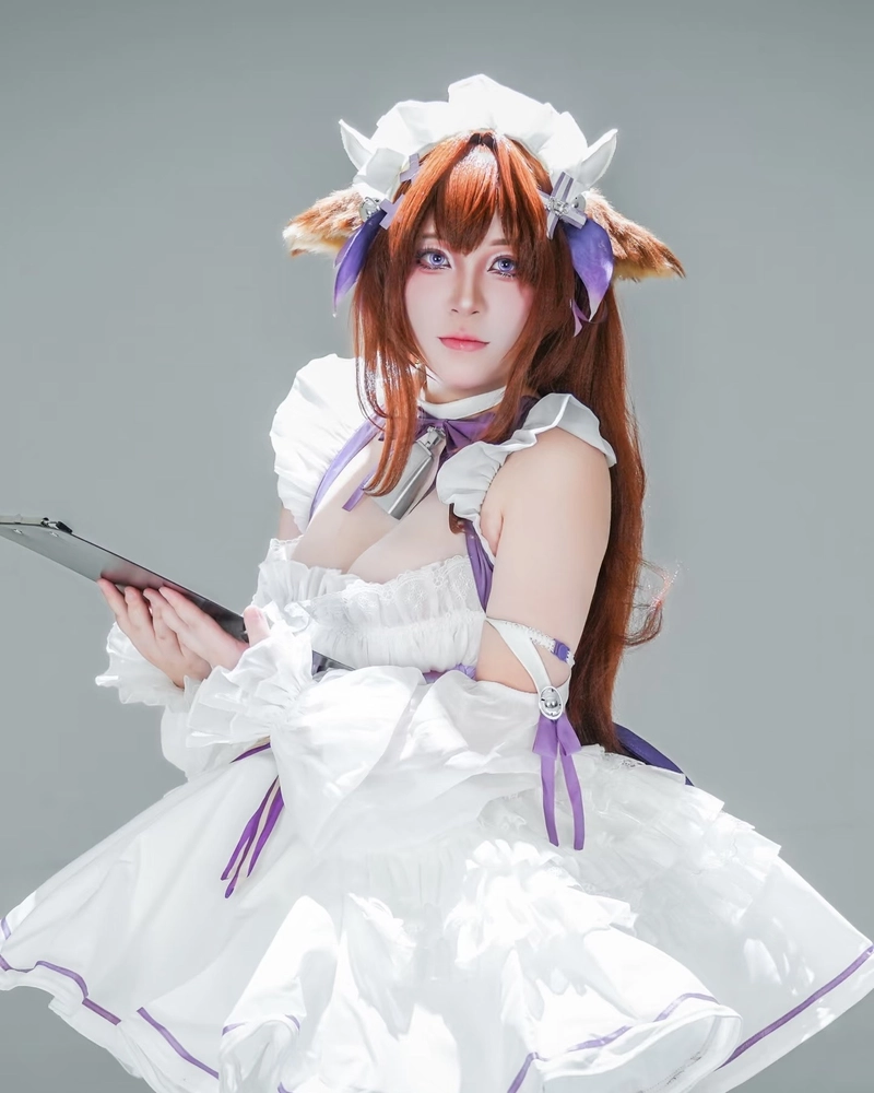 Hình cosplay bò sữa ánh mắt long lanh dễ thương tự nhiên