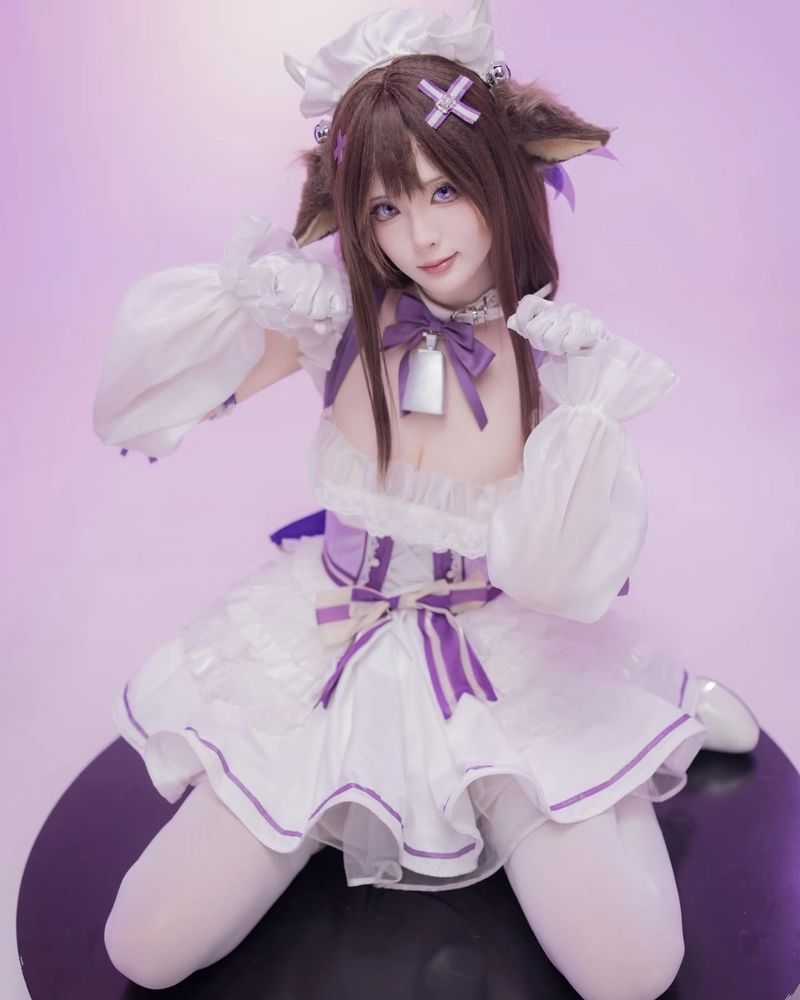 Hình cosplay bò sữa ánh nhìn ngọt ngào tạo cảm giác gần gũi