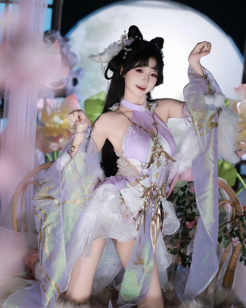 Hình cosplay cổ trang nữ với ánh mắt sâu đầy cuốn hút