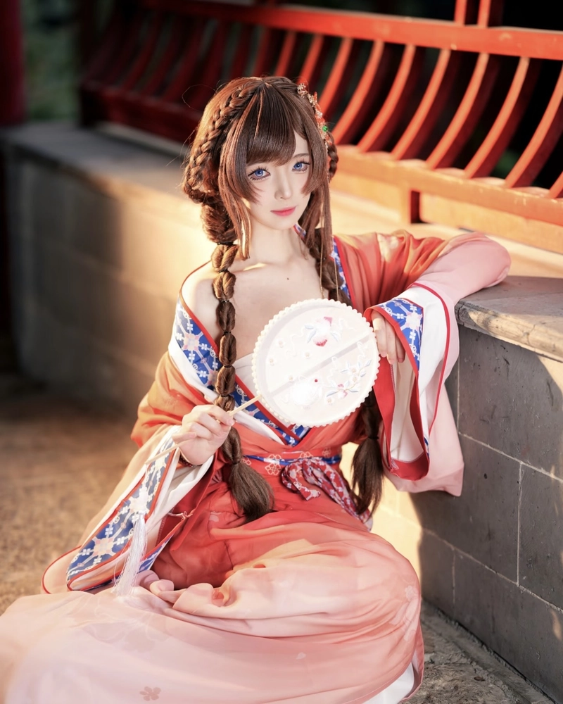 Hình cosplay cổ trang nữ với vẻ đẹp mềm mại uyển chuyển