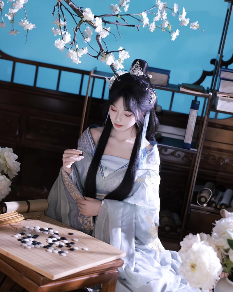 Hình cosplay cổ trang với vẻ đẹp cổ điển thanh thoát