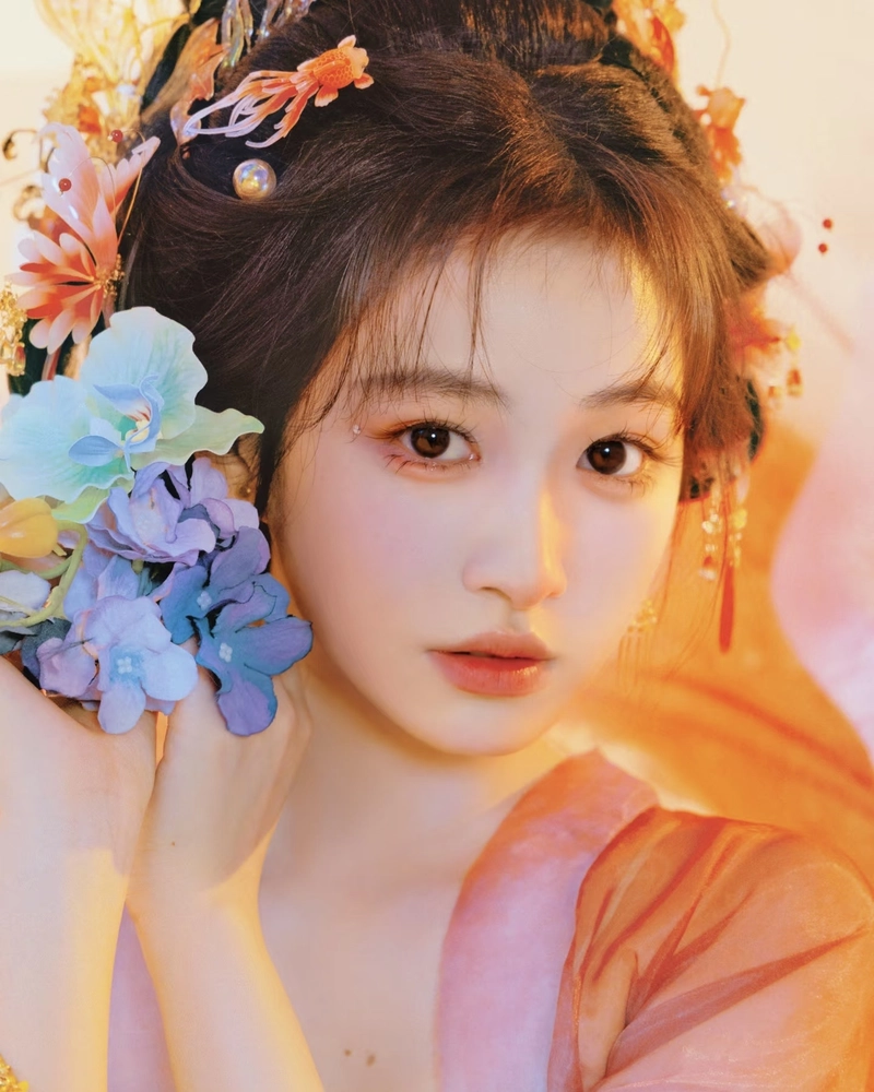 Hình cosplay cổ trang xinh đẹp mang phong cách cổ điển