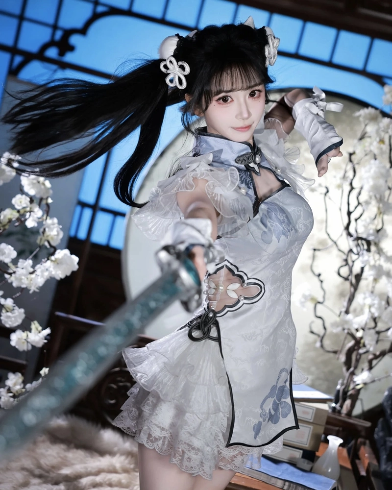 Hình cosplay cổ trang xinh đẹp với thần thái cổ điển