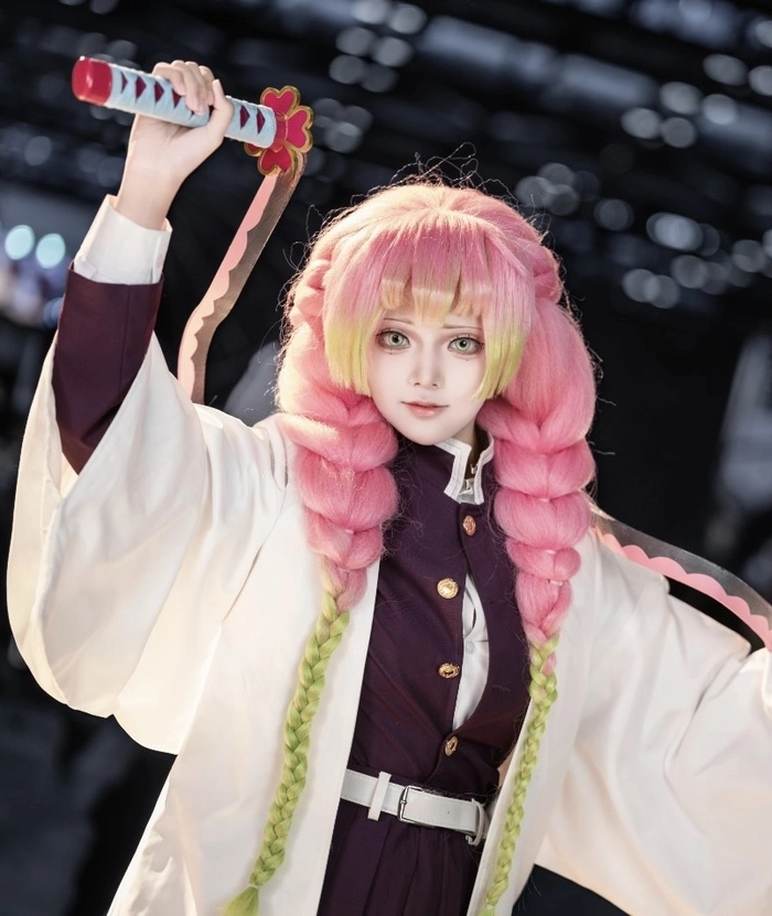 Hình cosplay kimetsu no yaiba chụp gần rõ mặt