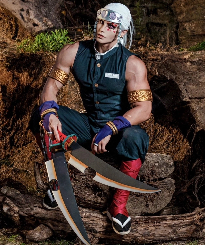 Hình cosplay kimetsu no yaiba tạo dáng quen thuộc