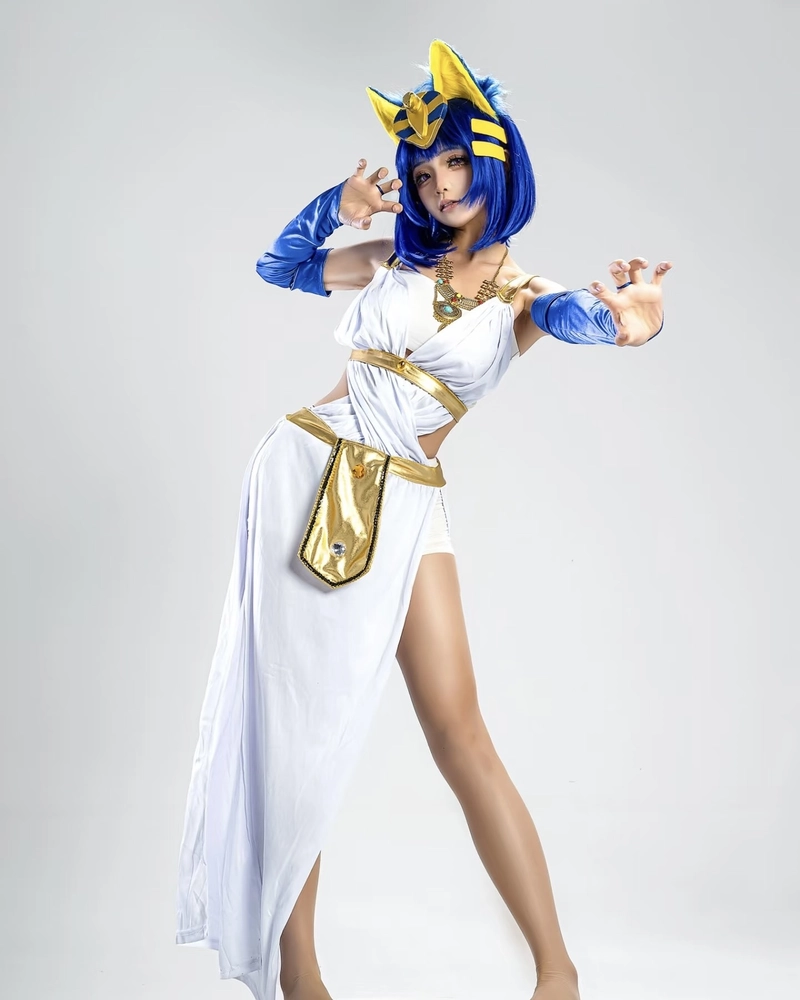 Hình cosplay mèo với biểu cảm vui nhộn dễ thương