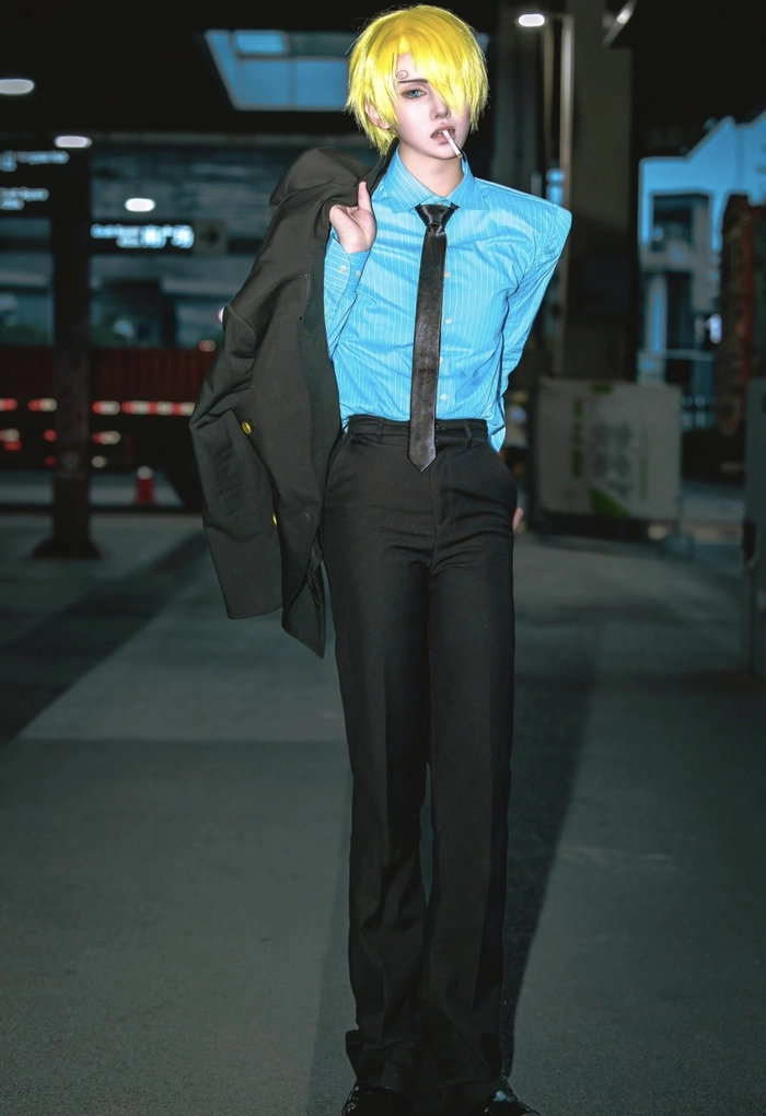 Hình cosplay one piece tạo dáng quen thuộc