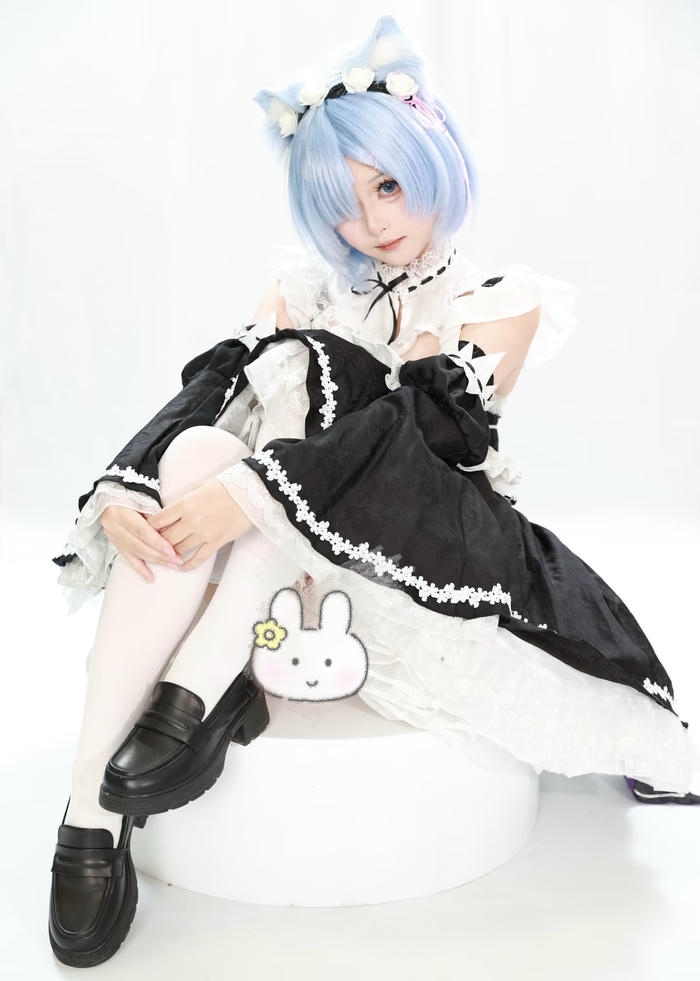 Hình rem cosplay thể hiện nét dễ mến đặc trưng