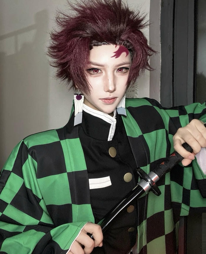 Hình tanjiro cosplay thể hiện tinh thần bảo hộ mạnh