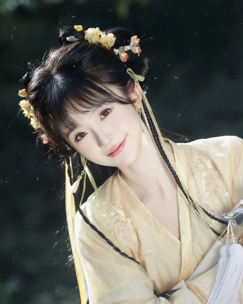 Mỹ nhân cosplay cổ trang với vẻ đẹp thanh lịch nhẹ nhàng