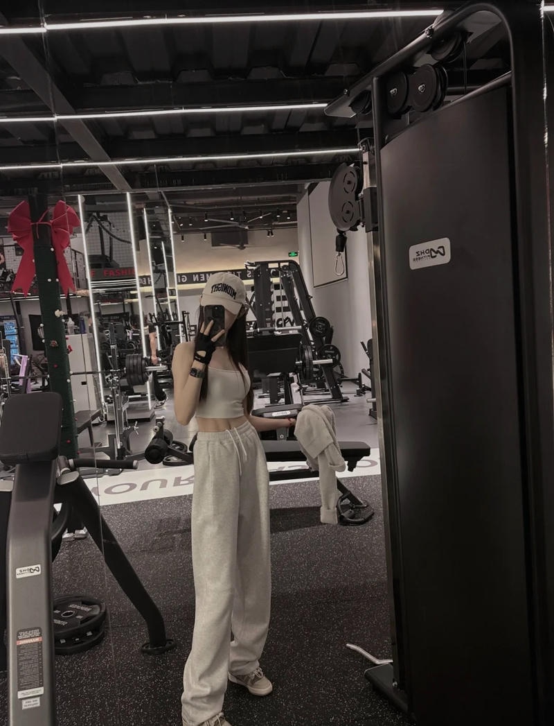 Nét năng động trong từng chuyển động khi tập gym
