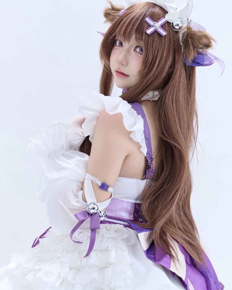 Người đẹp cosplay bò sữa gương mặt ngọt ngào cuốn hút