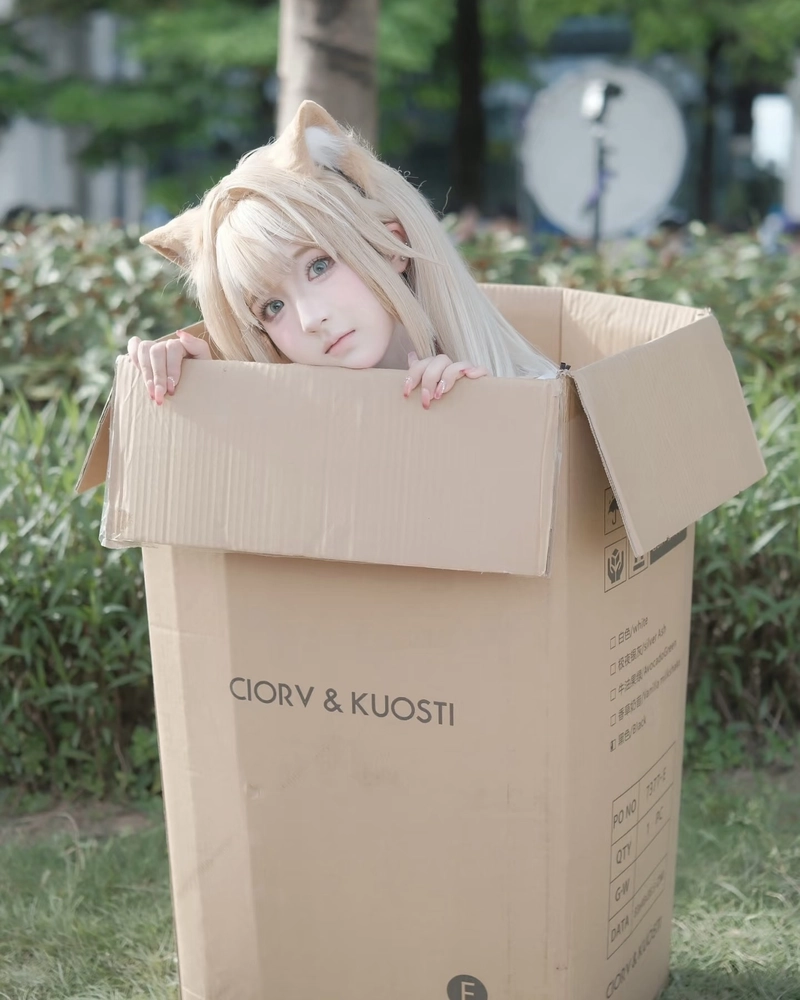 Người đẹp cosplay mèo với phong cách dễ thương nhẹ nhàng