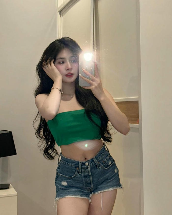 Quỳnh Alee bikini sexy góc nghiêng đẹp