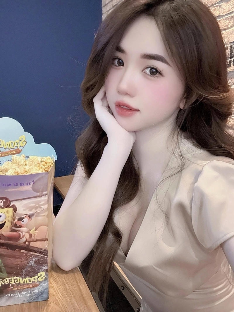 Sưu tập gái 2k3 gợi cảm với thần thái tự nhiên