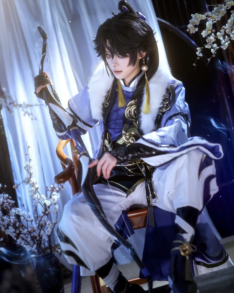 Thiếu nữ cosplay Liên Quân thần thái chiến binh mạnh mẽ