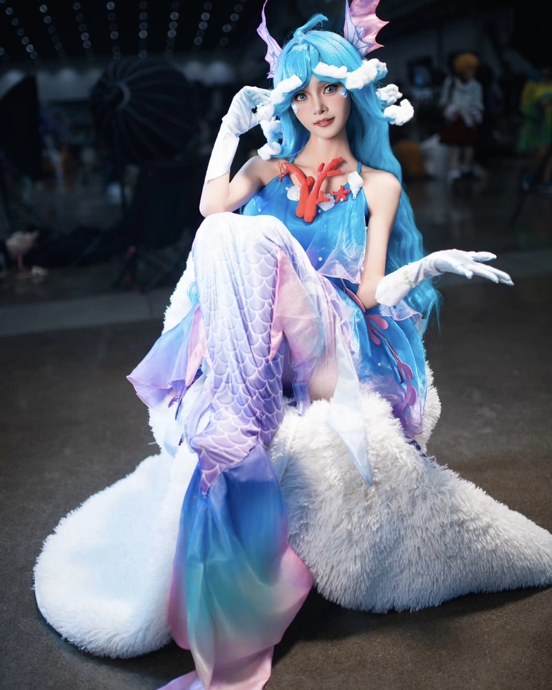 Thiếu nữ cosplay nàng tiên cá thần thái ngọt ngào đáng yêu