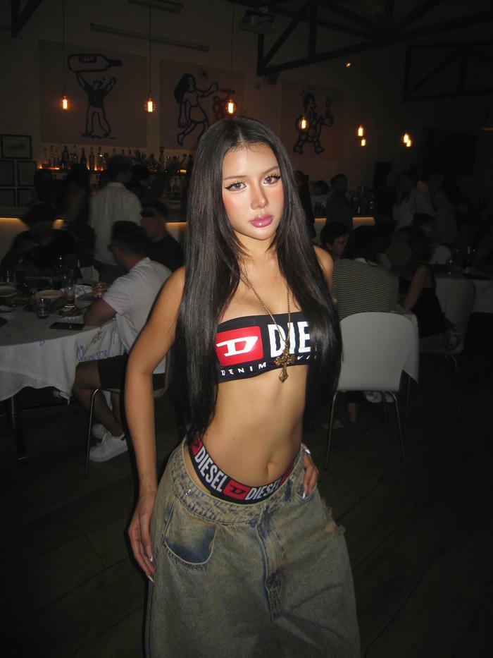 ảnh Xuân Ca sexy đi bar dáng cực đẹp