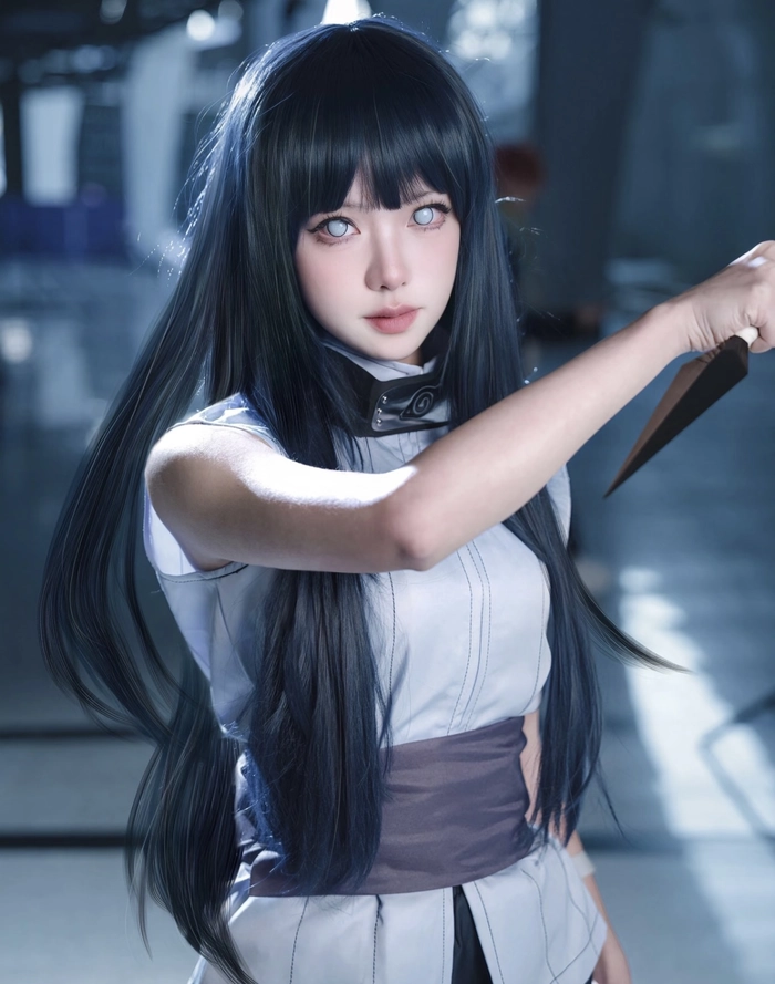 ảnh cosplay hinata tạo dáng tự nhiên