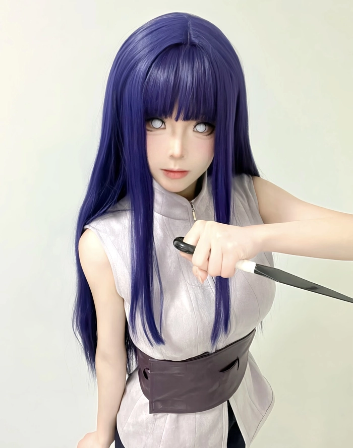 ảnh cosplay hinata với ánh sáng tự nhiên rõ